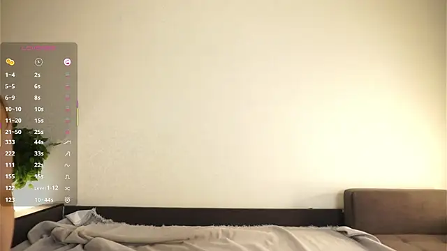 CourtneyBasbas webcam