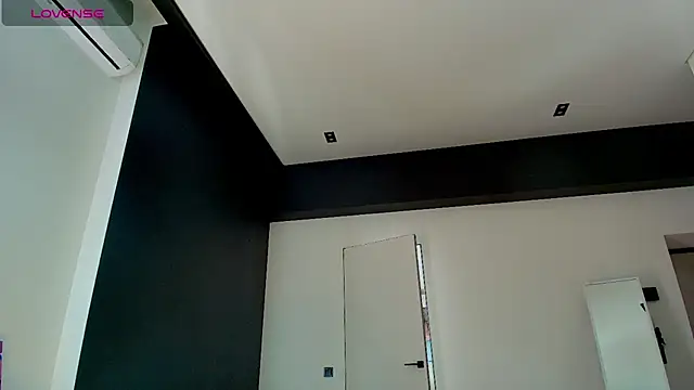 white_King9999 webcam