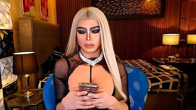 seductive_yhure webcam