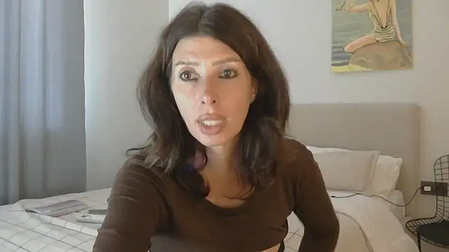WhiteQueen888 webcam