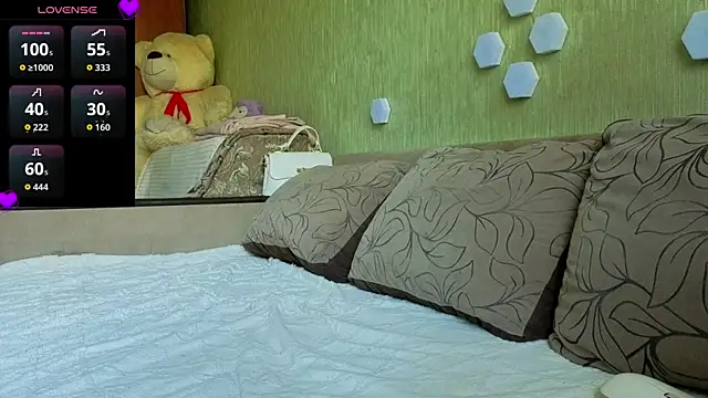 Arina_Bloom webcam