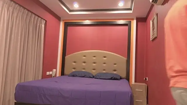 Marrymeplz webcam