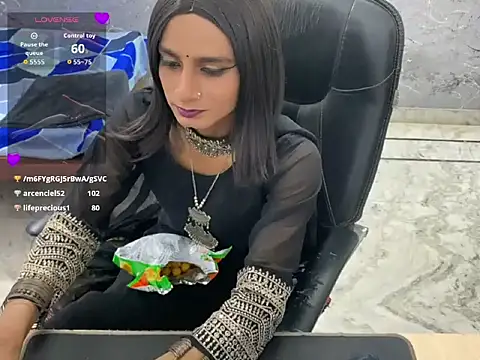 luvlayla - LuvLayla's free webcam - UK Sex Cams