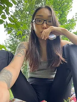 trytomakememoam webcam
