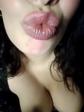 charmoutak_nada webcam