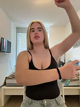 yourhornyslut Live Webcam on Stripchat