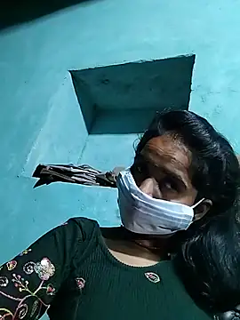 Priyanka-Love143 webcam