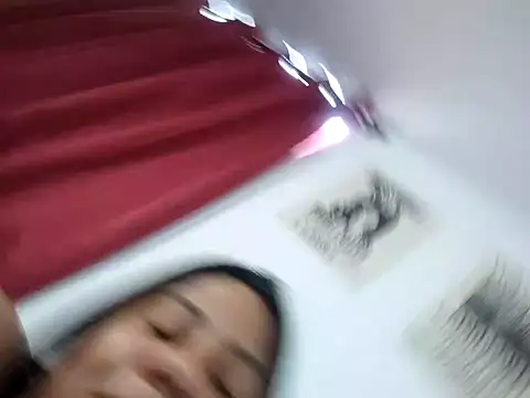 downsonMia webcam