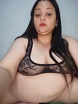 Julieta_BBW webcam
