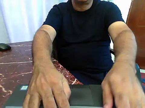 BiSexualBear webcam