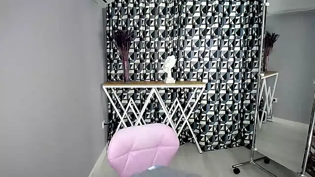 queen_a_n_i webcam