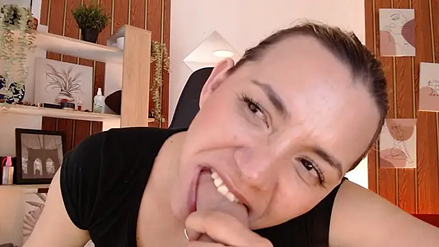 milfsecret69 webcam