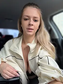 Love_Bri webcam