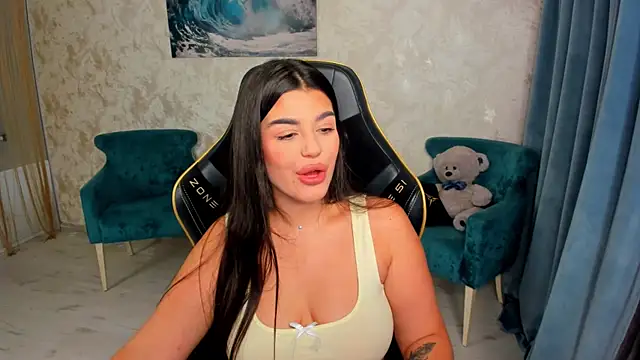 AlluringAriel webcam
