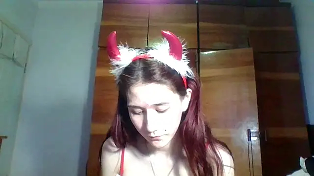 NickiKisinger webcam