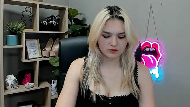 SweetLilyxo webcam
