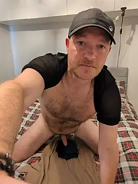 Straight_GuyUK webcam