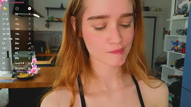 AliviaWithLove webcam