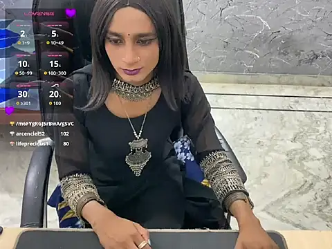 LuvLayla webcam