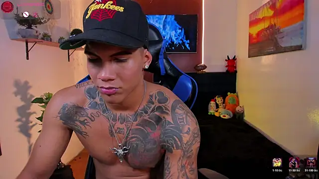 Damian_latinxxx live cam on StripChat