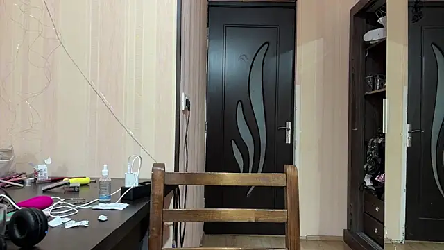 JuliaPierce live cam on StripChat