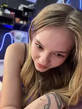 MilaMoone webcam