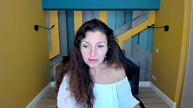 EllaLong webcam