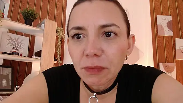 milfsecret69 webcam