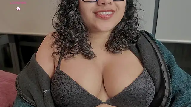 _neesha_414_ live cam on StripChat