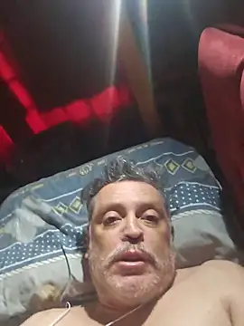 PilotingMuchness live cam on StripChat