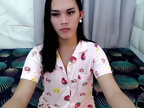 Ur_Goddes_Barbie live cam on StripChat