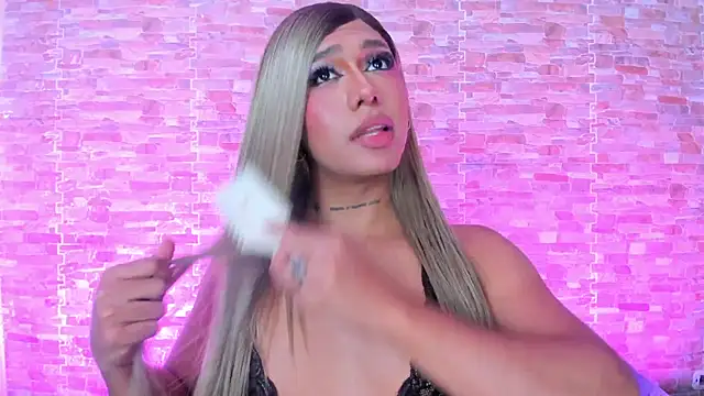 Dreams_Chloe webcam