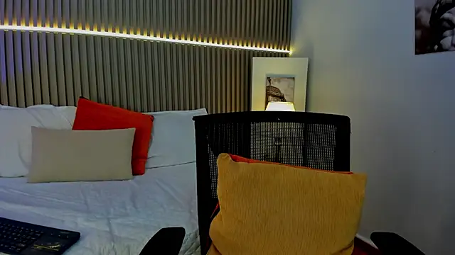 Victoria_Rosee webcam