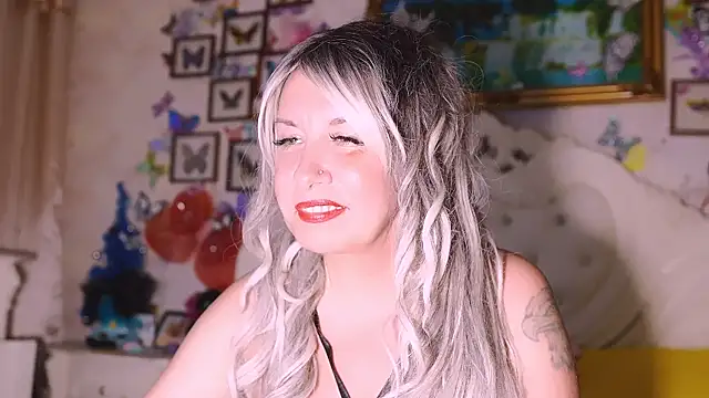 DirtySlut live cam on StripChat