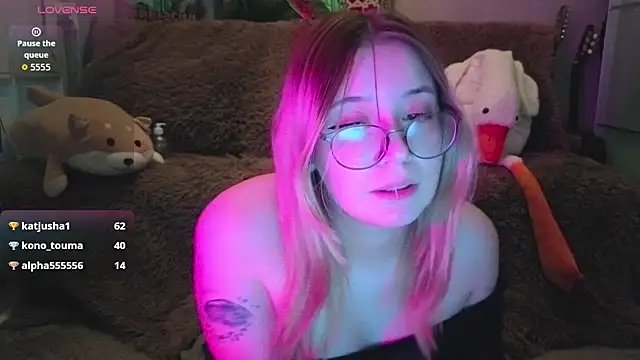 LeahBay webcam