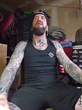 Beardedtattood webcam