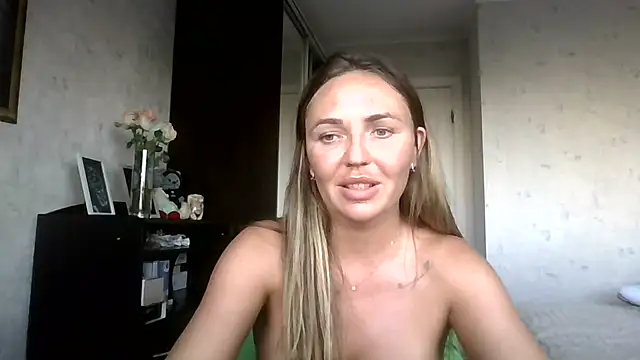 AngelinaLove28 webcam