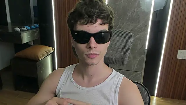 calvin_love_you webcam