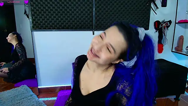 karlamoon23 webcam