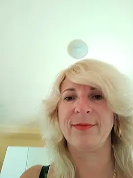 AhlyssaLove1155 webcam