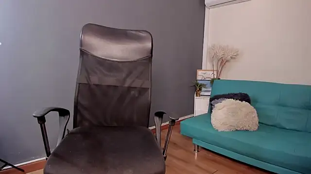 NoahBull19 webcam