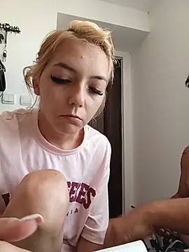 yasmi25 webcam