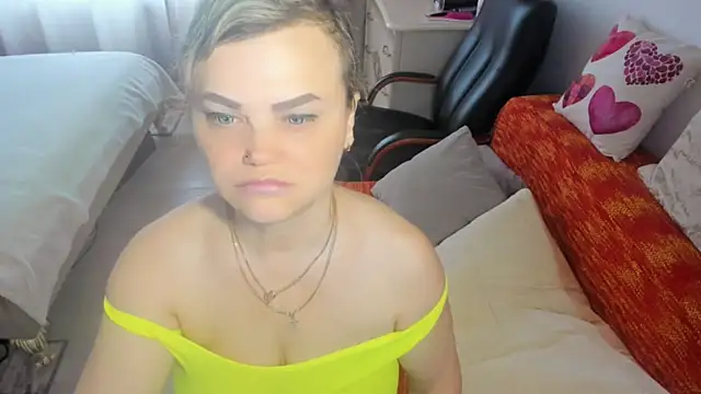 MildMature live cam on StripChat