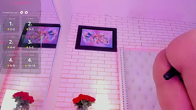 Coco_Balenciaga_ webcam