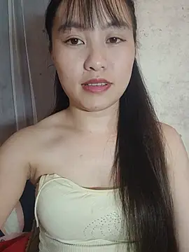 Cherry-squirtt live cam on StripChat