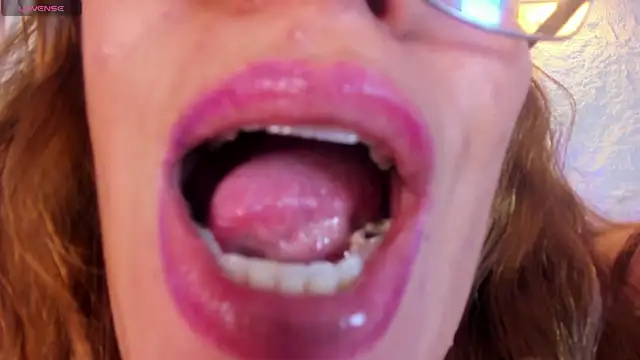 naughty_flower18 webcam