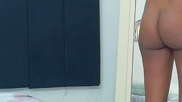 EbonyCoWorker webcam