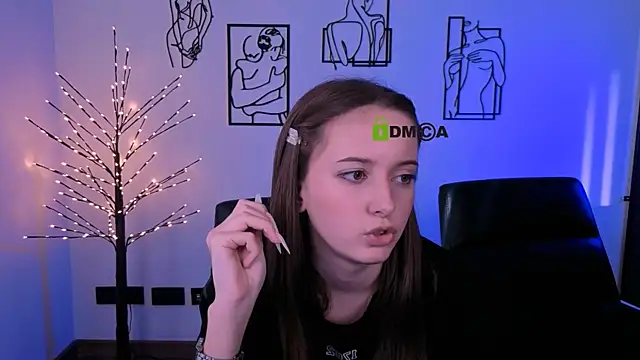 lisa_dark_ webcam