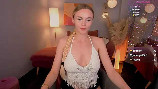 Mila__Lux webcam