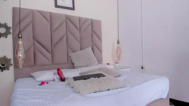 AbbySttonne webcam